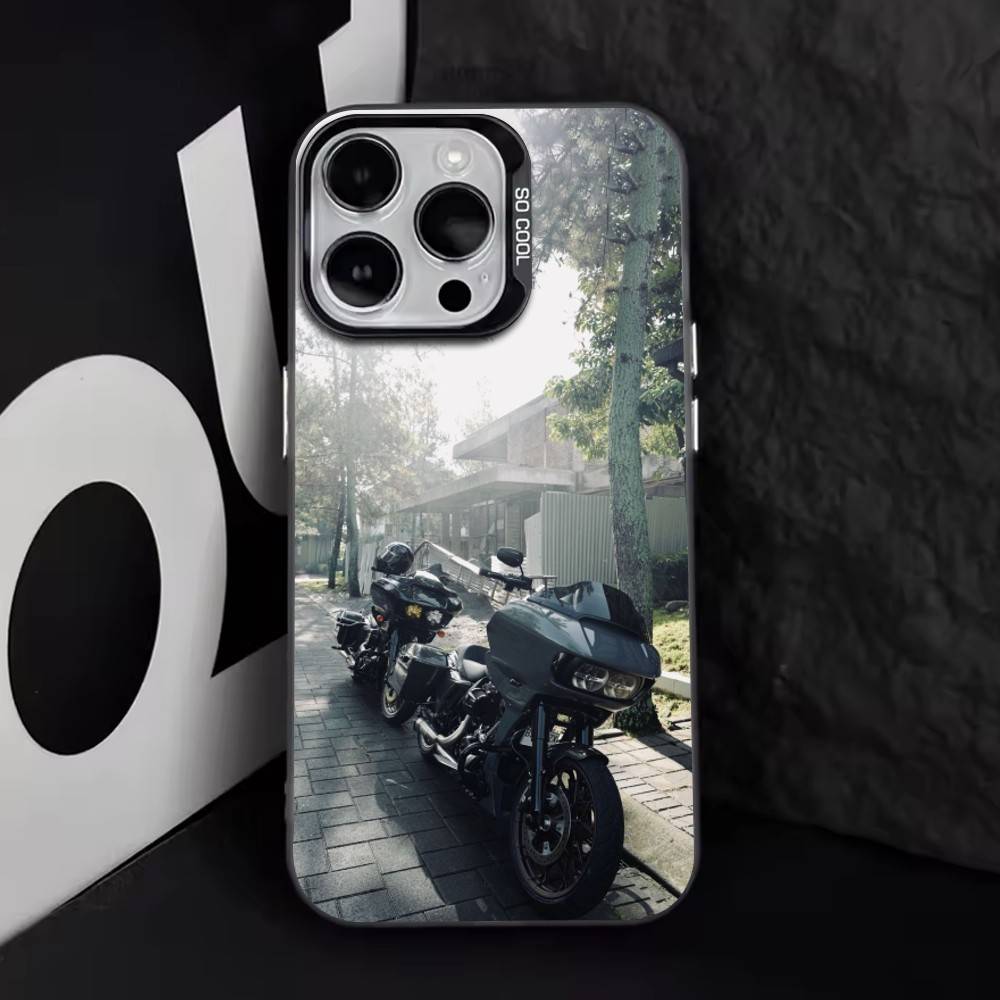 Street Glide   Phone Case For iPhone 17,16,15,14,13,12,11 Plus,Pro Max,XS,Colorful Silver Black Cover