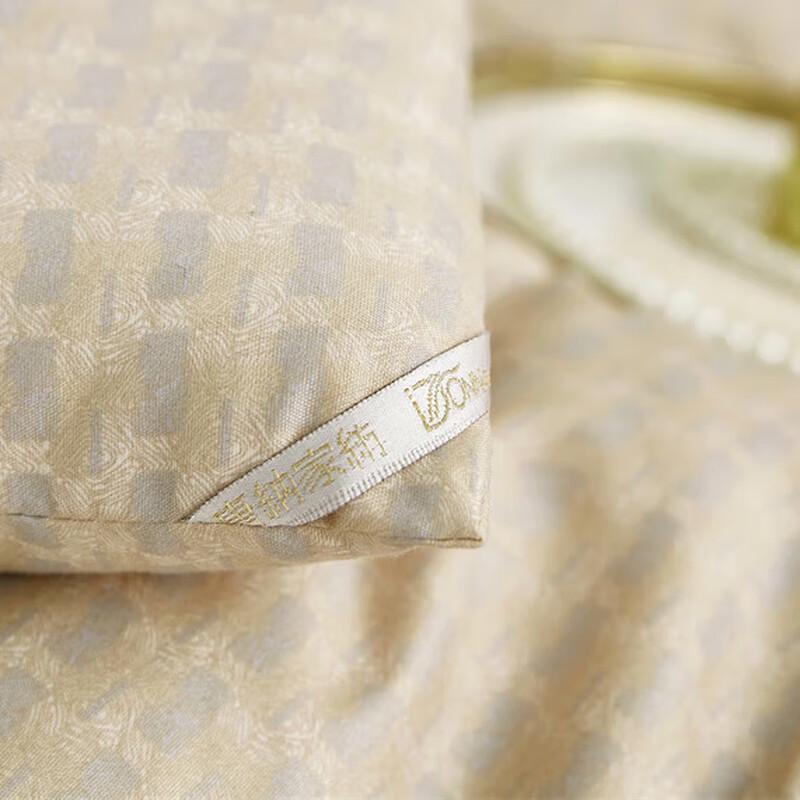 Tangna Home Honeycomb Warm Velvet Quilt