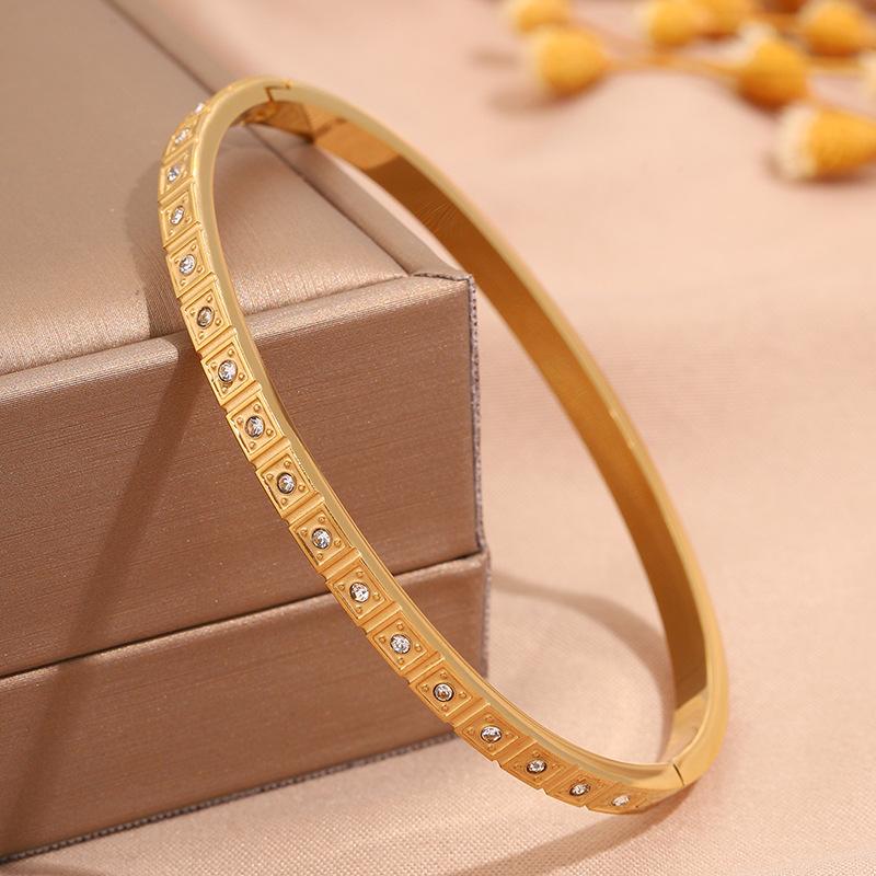 Square Girl’s High-end Luxury Bracelet 17CM