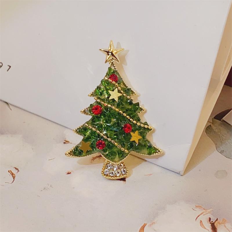 Sparkling Rhinestone Christmas Tree Brooch Faux Pearl Inlaid Fashion Holiday Pin for Scarf Bag Clothing Decor