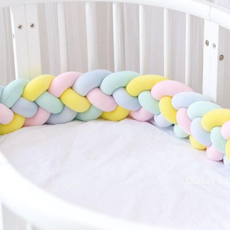 Cojín Nudo Trenzado Danés de Cuatro Hebras – Protector de Cuna Anticolisión para Habitación Infantil