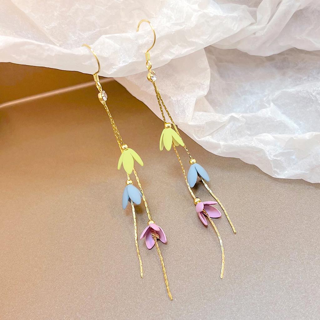 Sweet Summer Charm: Long Tassel Mauve Floral Earrings for Women, Color Block Design, Simple and Fresh