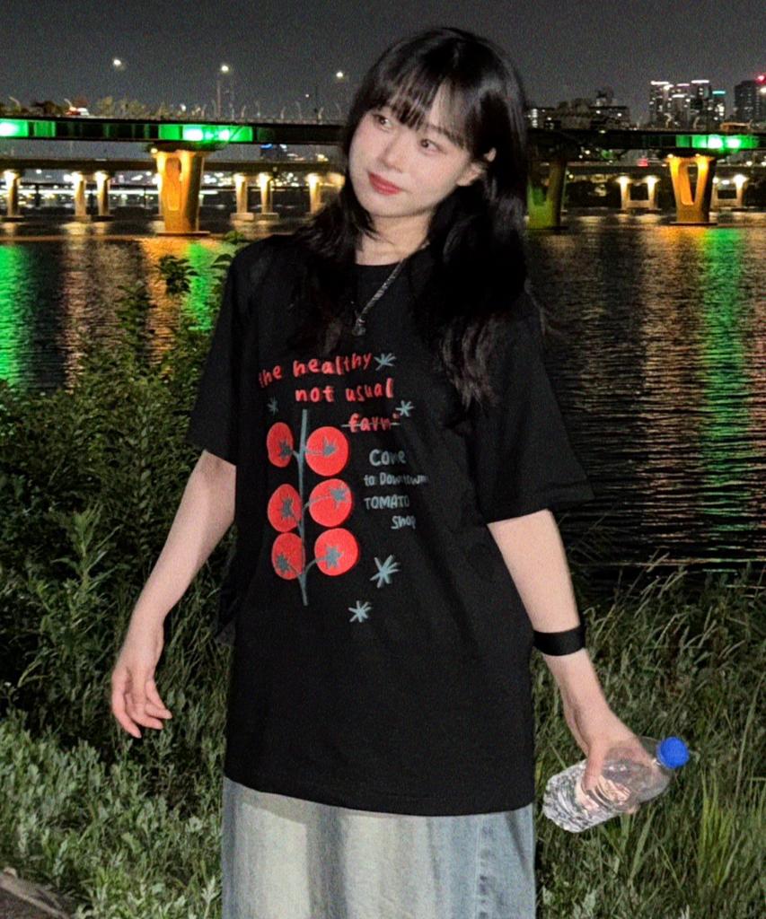 Nasyujeueol Tomato Shop Short Sleeve T-Shirt [Black]