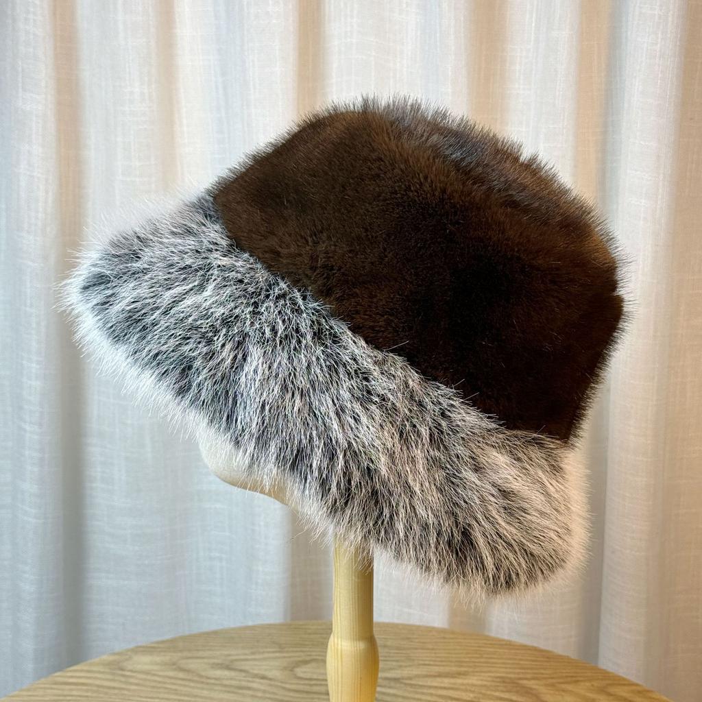 Plush Hat for Women In Autumn and Winter Cold Protection Ear Protection Face Showing Small Basin Hat Furry Fisherman Hat