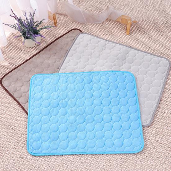 Dog Cooling Mat, Self-Cooling Summer Pet Mat, Breathable Ice Silk Cooling Pad, Washable Portable Self-Cooling Mat for Large Small Dogs Cats
