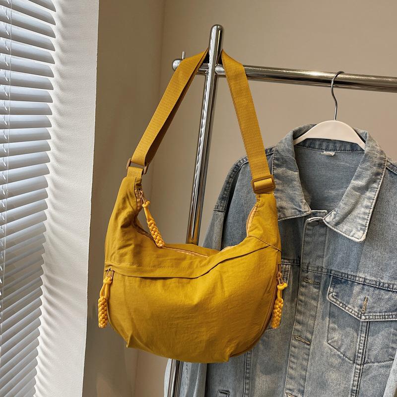 Casual dumpling bag, high-quality texture versatile large-capacity messenger bag, women's new class commuter bag