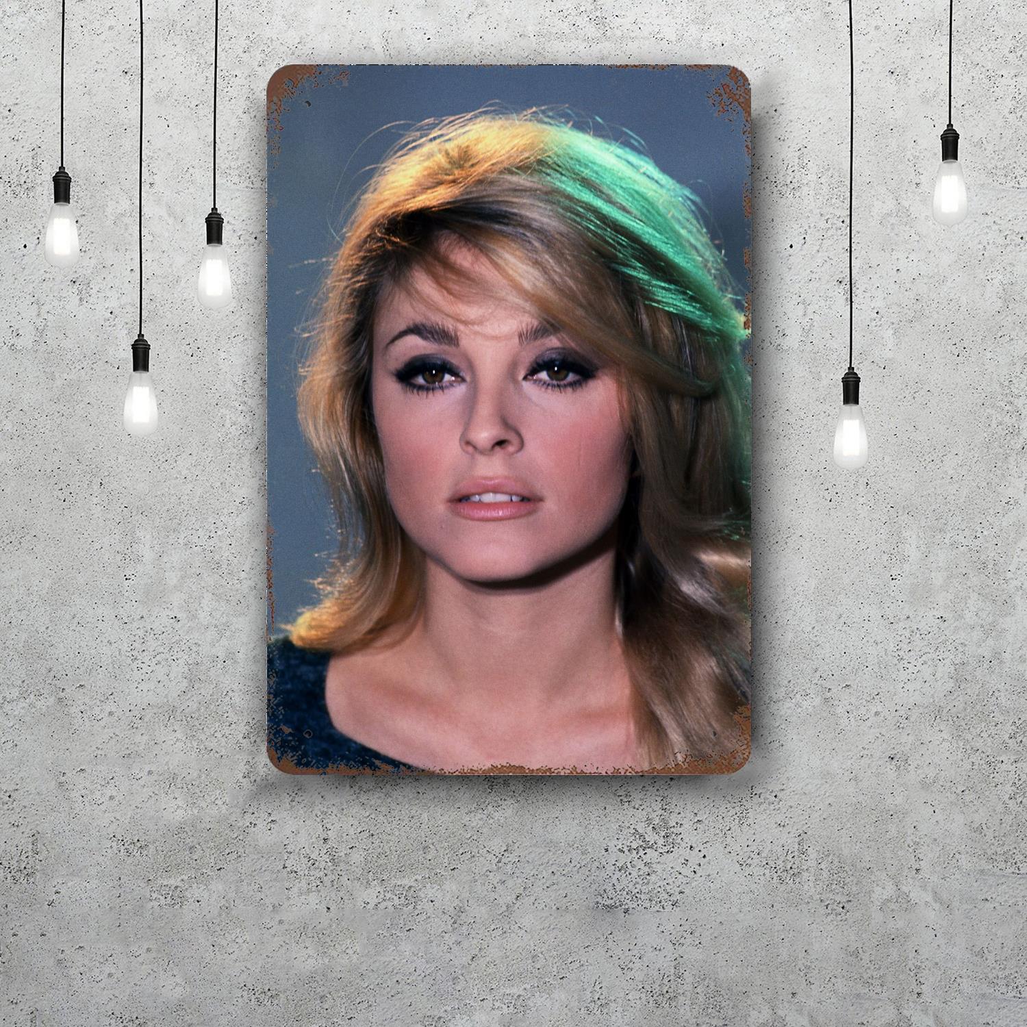 

sharon tate actor Classic Poster Rusty Metal Plaque Retro Decorative Plate Bar Man Cave Garage Club Metal Sign Wall Decoration 20x30cm（7.8x11.8inch）