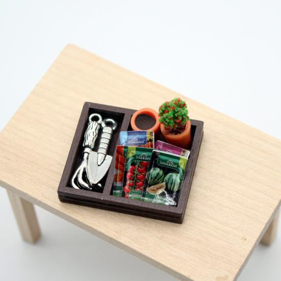 Set Mini Pala da Giardinaggio Modello di Pianta in Vaso in Resina con Scatola di Legno Pala Miniatura Rastrello a Mano per Bambole Giardino Balcone Oggetti di Scena per Fotografia