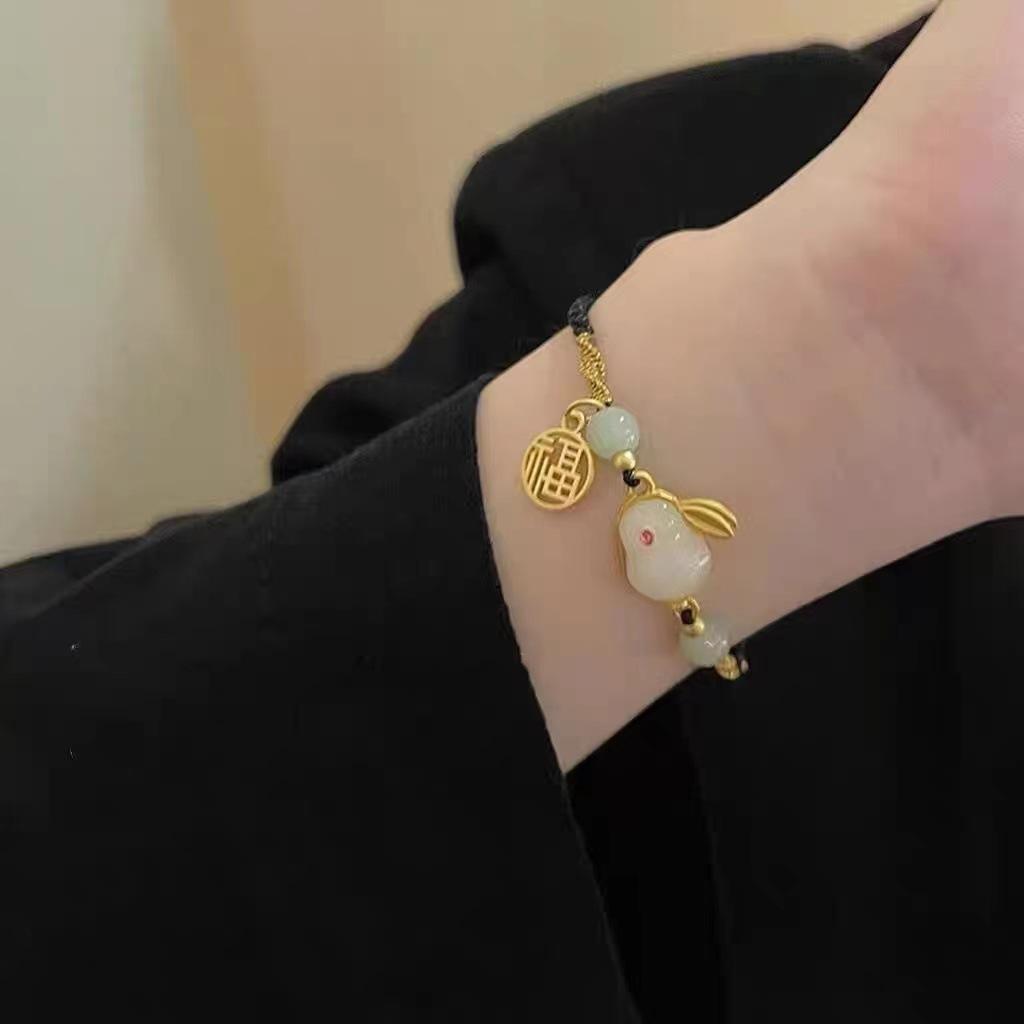 

Шикарный маленький браслет-шарм с кроликом для женщин, милый свежий дизайн 2024