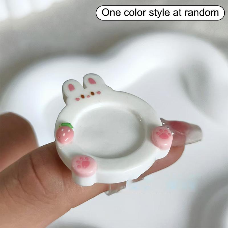 1Pcs New Design Cute Resin Ring Paint Palette Mini Portable Ins Wind Cute Finger Palette Tone Nail Tools Art Supplies