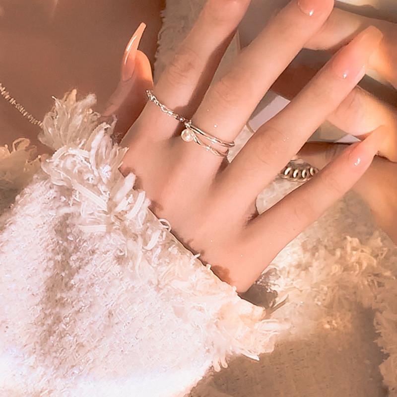 Adjustable Designed Beautifully Pearl Ring For Women With Modern Geometric Style