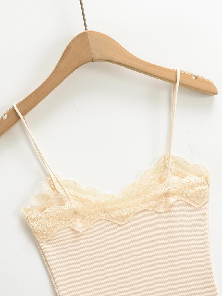 2025 Spring/Summer Elegant Wavy Lace V-Neck Spaghetti Strap Slimming Top