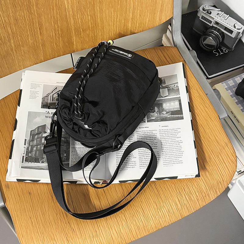Summer Light Outdoor Hiking Shoulder Crossbody Mobile Phone Bag Women's Portable Kettle Bag Multi-purpose Backpack