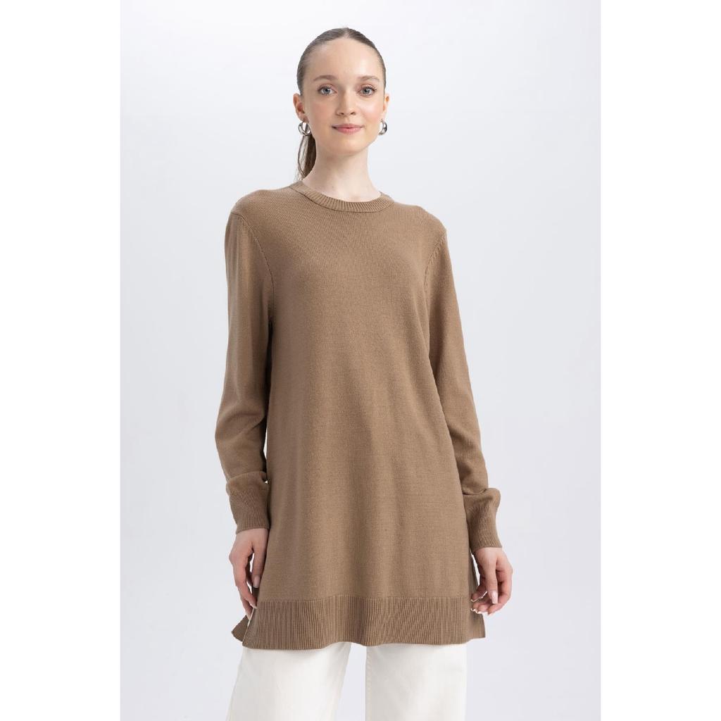 Tunika z okrągłym dekoltem o regularnym kroju