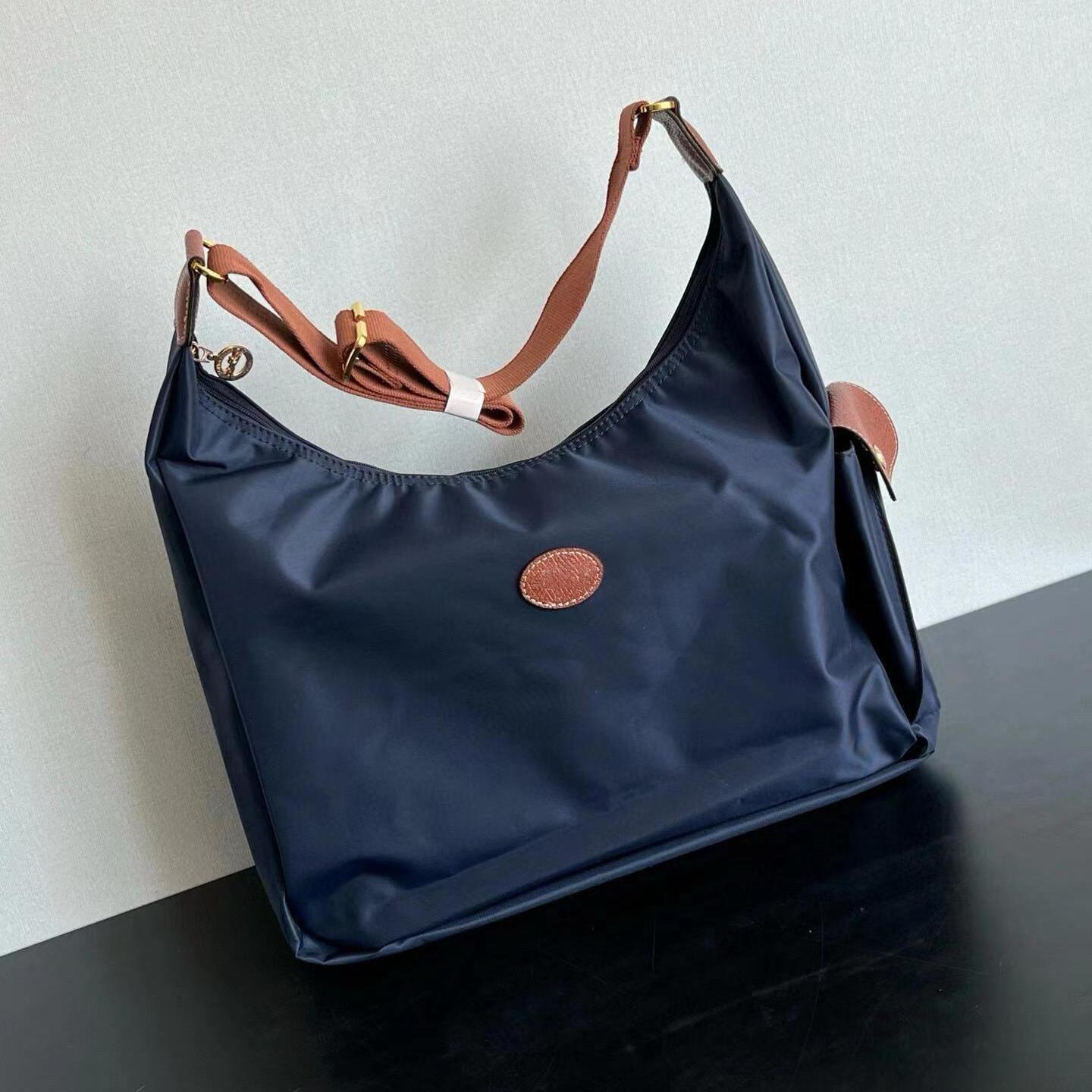 

Wang Fei 2024 Vintage Hobo Nylon Crossbody Bag - Large Capacity French-Style Shoulder Tote for Women