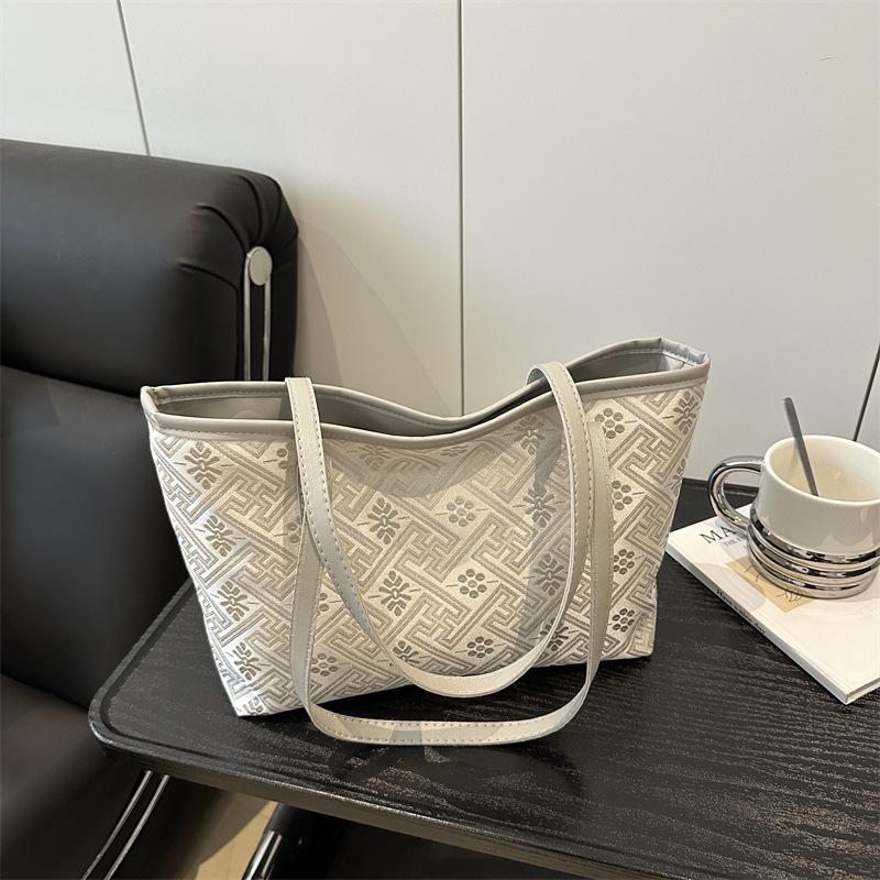 Large-capacity bag women's summer versatile new casual shoulder bag premium texture commuter tote bag