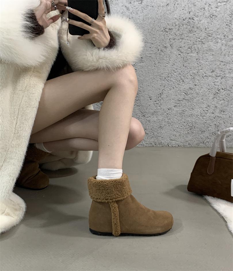 Inner heightening snow boots 2025 autumn and winter new Korean version plush short boots fluffy shoes