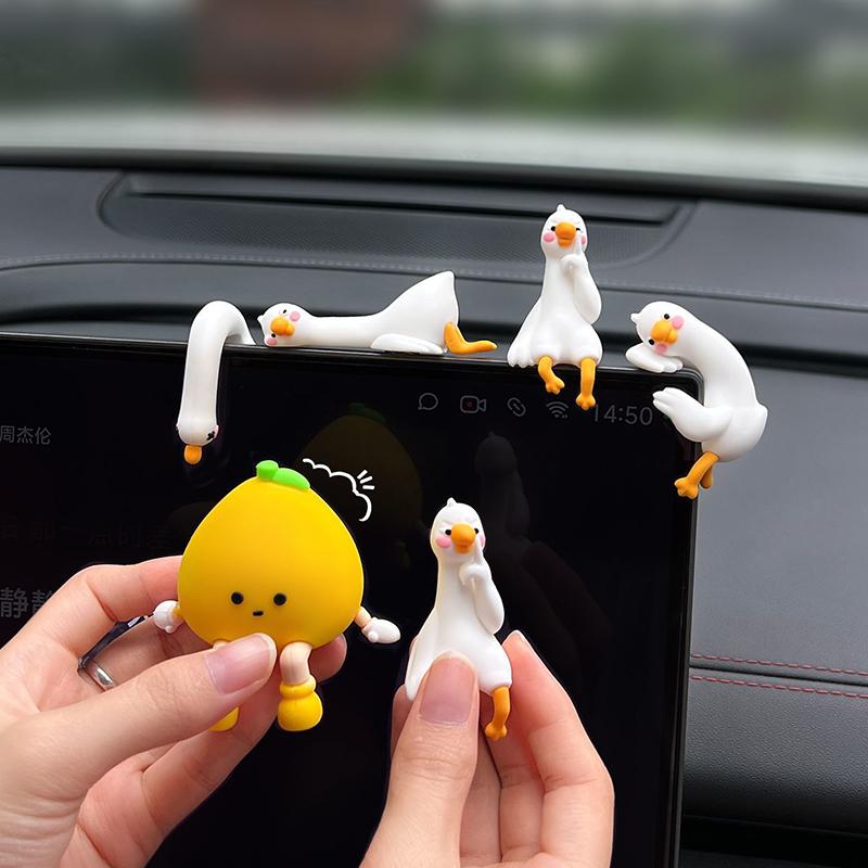 Cute 3D Resin Duck Figurine Animal Decor For Car Dashboard Desk Home Lovely Mini Craft Ornament Gift For Friends Duck Ornament