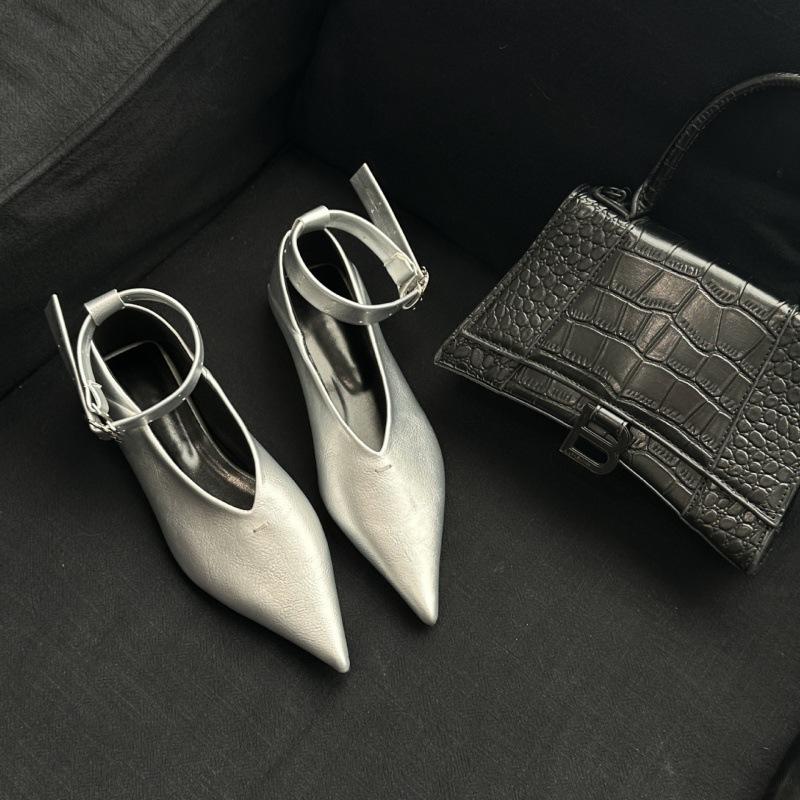 2025 spring and autumn new fashion niche temperament flat heel single shoes French pointed head shallow mouth word with Mary Jane