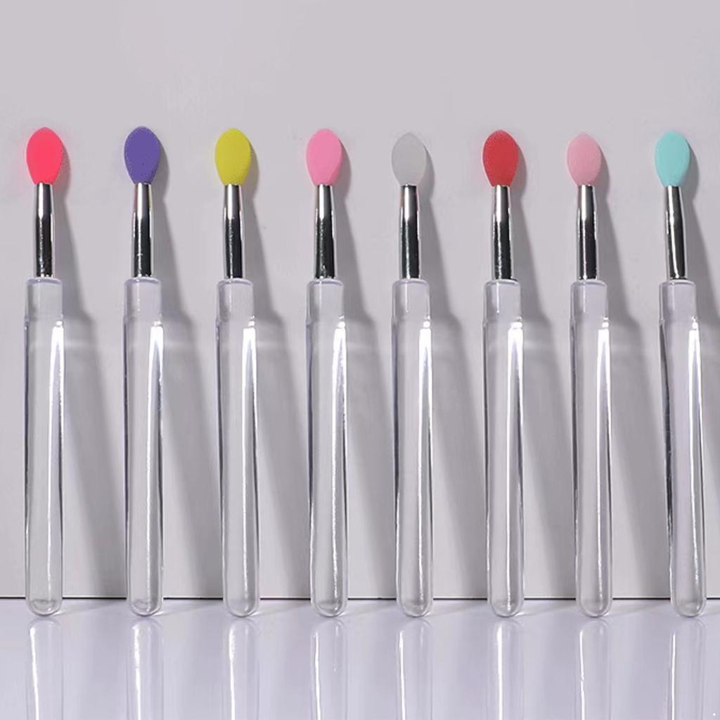 1Pc Reusable Silicone Lip Brush Multifunctional Lipstick Brush with Protective Cap Easy Blend Smudging Brush Makeup Must Have Beauty Tool for Flawless