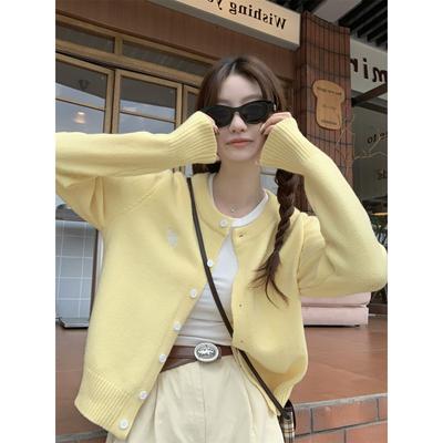 Herbst neu locker Stickerei Rundhals Knopf altersreduzierend gestrickte Strickjacke Damen Pullover hochwertiger Mantel