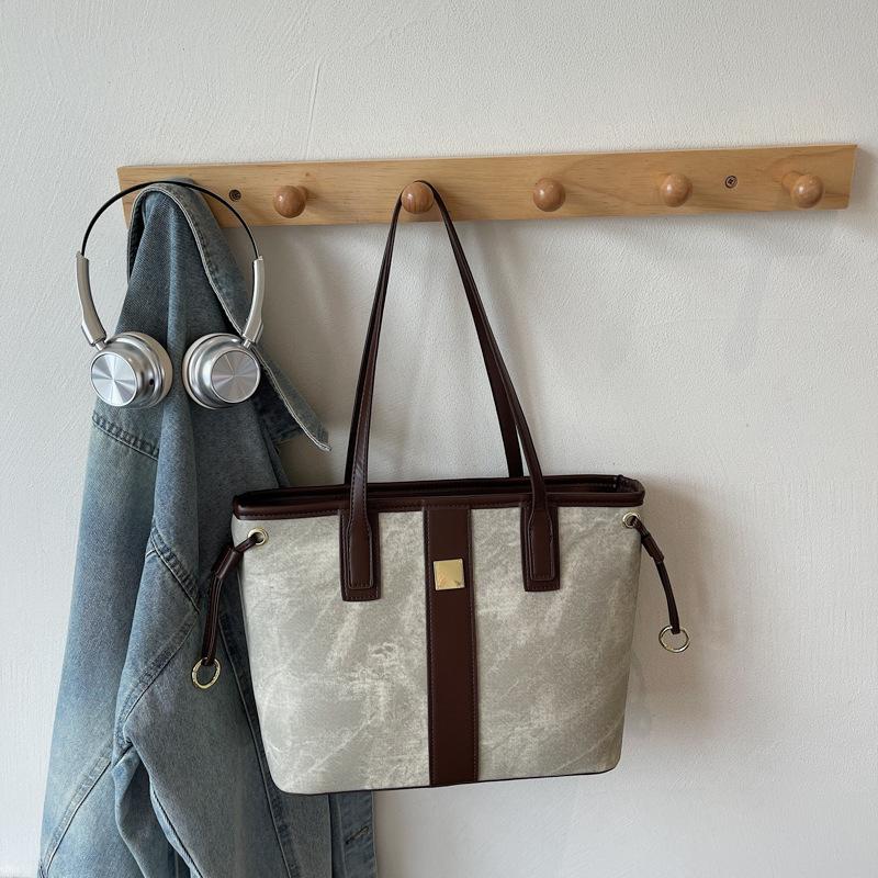 

Maillard сумка большой вместимости женская весна-лето универсальная 2025 новая ретро на плечо простая текстура сумка-тоут для通勤 серый