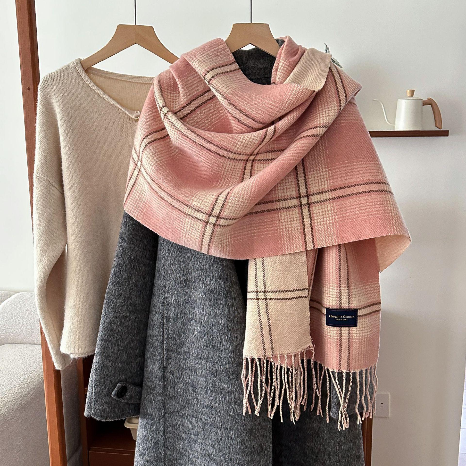 

Women s Vintage Plaid -Like Scarf, Thickened Fringed Shawl for Autumn and Winter, High-End Warmth and Cold Protection 54-205cm рожевий