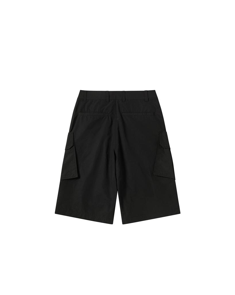 WORTHWHILE MOVEMENT Bermuda Cargo Pants (Black)