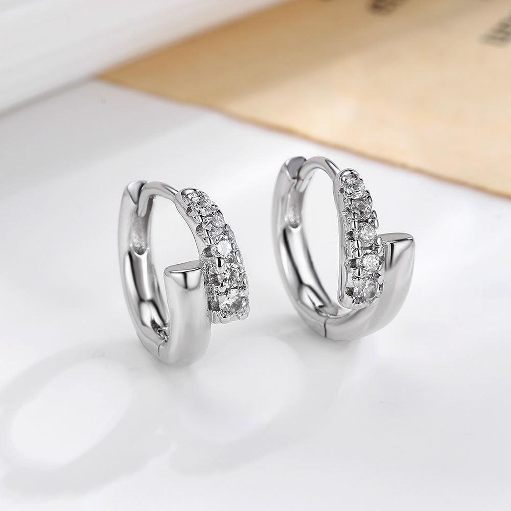 European-American Zirconia Diamond Ear Cuff: Elegant, High-End Luxury Style for Women.