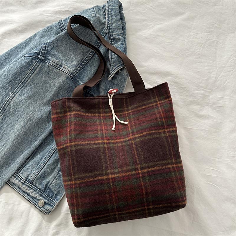 

Стильная повседневная сумка-тоут из шерстяной клетчатой ткани большой вместимости для женщин 2024 года, новый модный дизайн кофейный