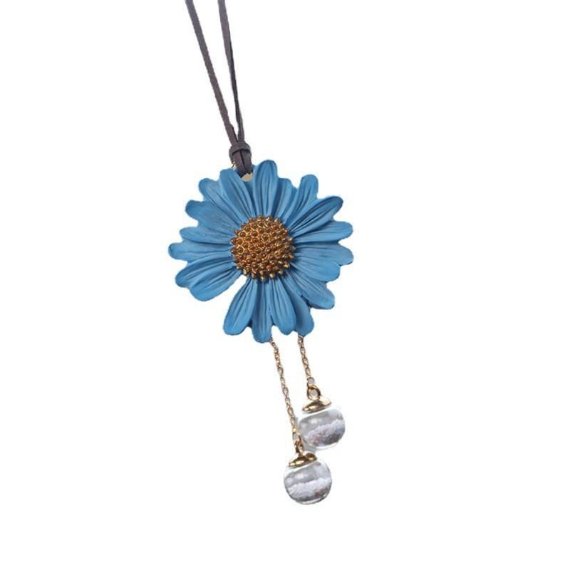 Daisy Stylish Car Pendant Aromatherapy Rearview Mirror Hanging Decor Universal