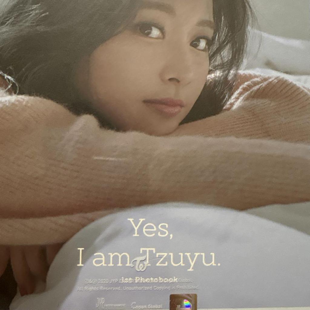 [USED] TWICE Tzuyu Photobook Album Yes, I am Tzuyu