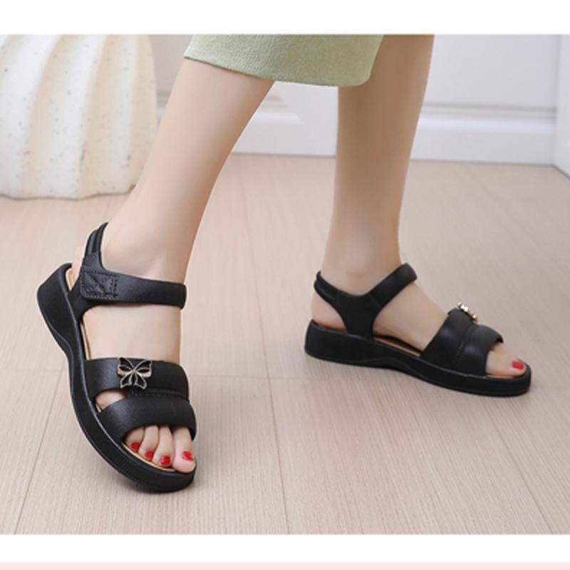

2025 new fashionable casual comfortable sandals summer fashionable slippers casual single-layer shoes comfortable summer fashionable slippers slippers 36 [one size smaller]