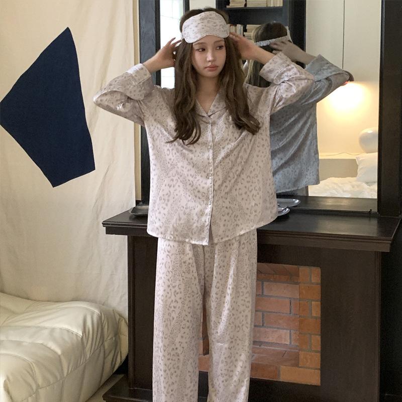 Leopard print ice silk simple casual pajamas women's spring and autumn new long-sleeved large-size loungewear can be worn outside