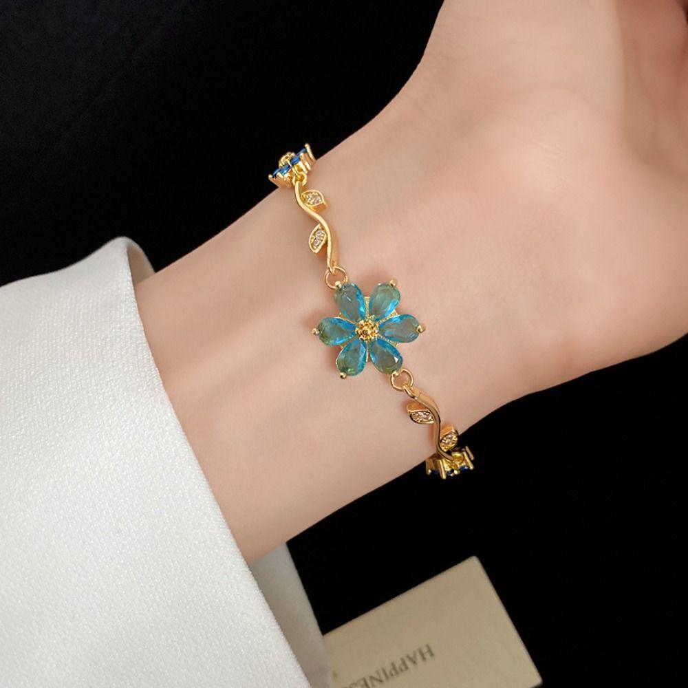 Fashion Elegance Bracelet Exquisite Shiny Rhinestone Bangle Zircon Flower Bracelet  Jewelry Gifts