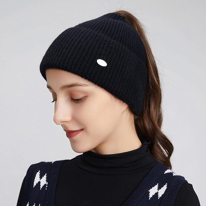 

Женская вязаная шапка с открытыми косами, осенне-зимняя теплая шапка для защиты ушей, женская коса высокий хвост One Size чёрный