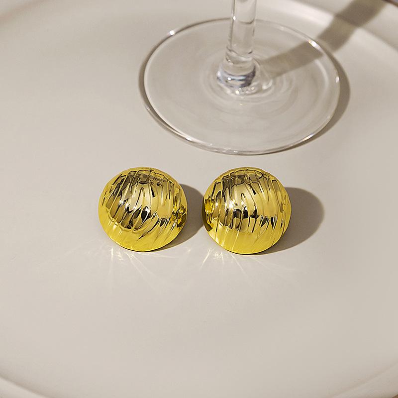 Retro Geometric Metal Stud Earrings, Simple Wave Texture Hong Kong Style Earrings, Niche High-End Square Earrings.