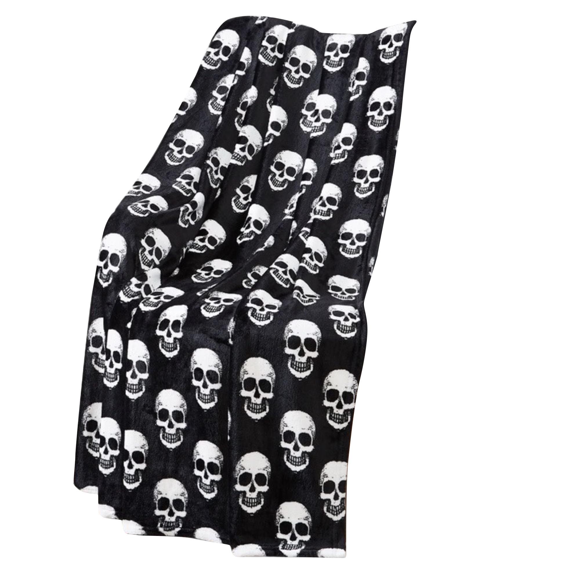 

Flannel Haunted Halloween Blanket: Soft Flannel Fleece Blanket Pattern Of Halloween Night Bats One Size