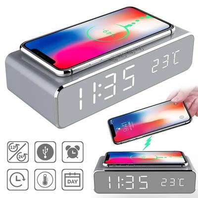 Digitaler USB-LED-Tischwecker mit kabellosem Ladegerät