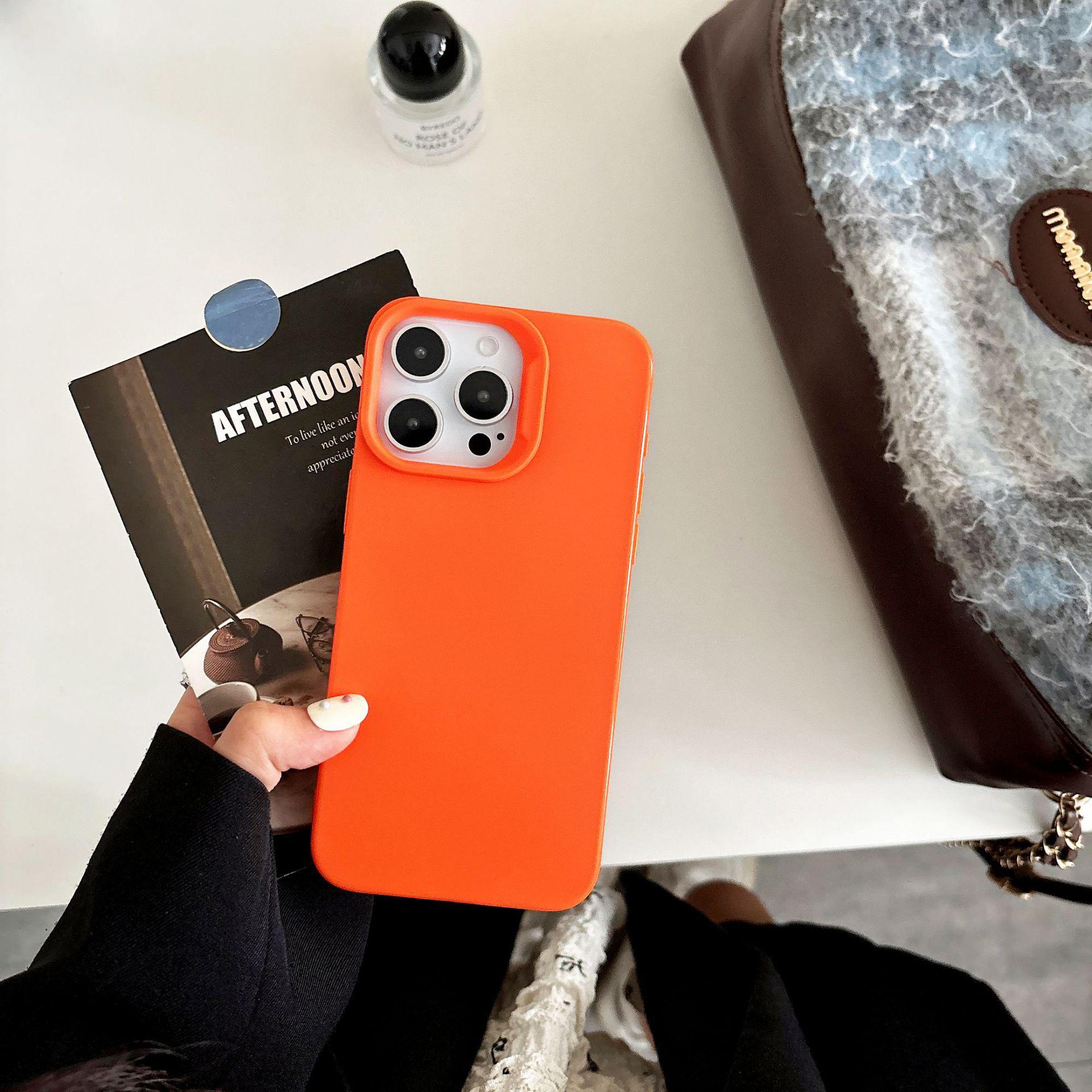 

Силиконовый чехол для iPhone 15 Pro Max с большими отверстиями, матовый дизайн, ультратонкий, однотонный — подходит для мужчин и женщин. iPhone 13