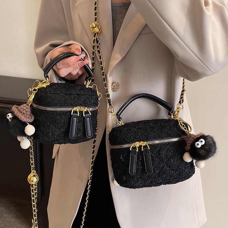 2025 New Xiaoxiangfeng Rhombus Casual Portable Box Bag Trendy New Fashion Women's Chain Messenger Bag