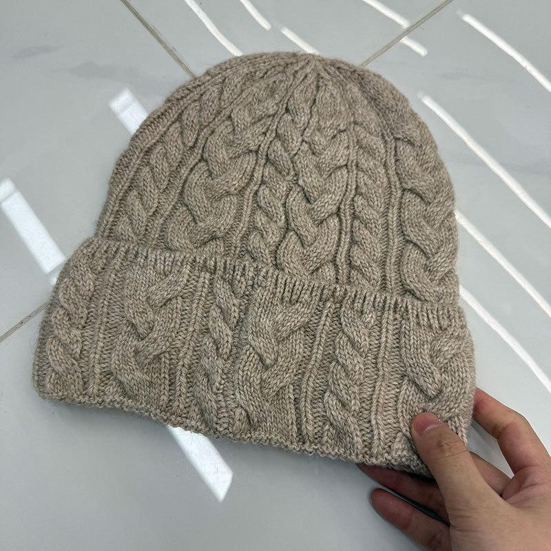 Autumn and winter new big head circumference twist wool hat men's and women's pullover hat wool hat knitted ear protection warm cold hat