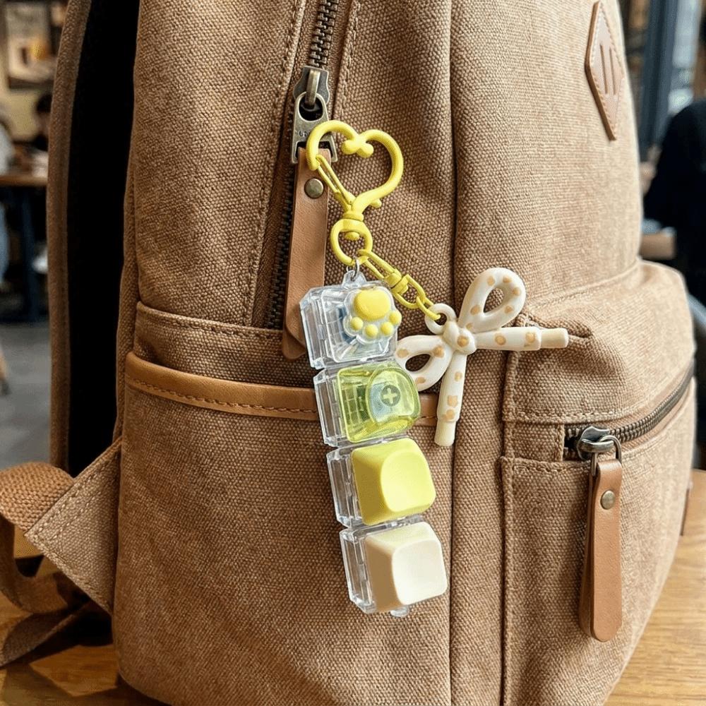 Colorful 4-Button Keyboard Keychain Clickable Mechanical Keyboard Fingertip Pendant  Gift