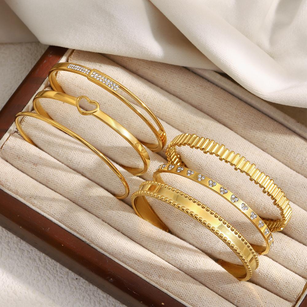 MamacitaSlay 316L Stainless Steel Heart Zircon Cuff Bracelet 18K Gold Plated Waterproof Wrist Jewelry Women's Elegant Bracelet