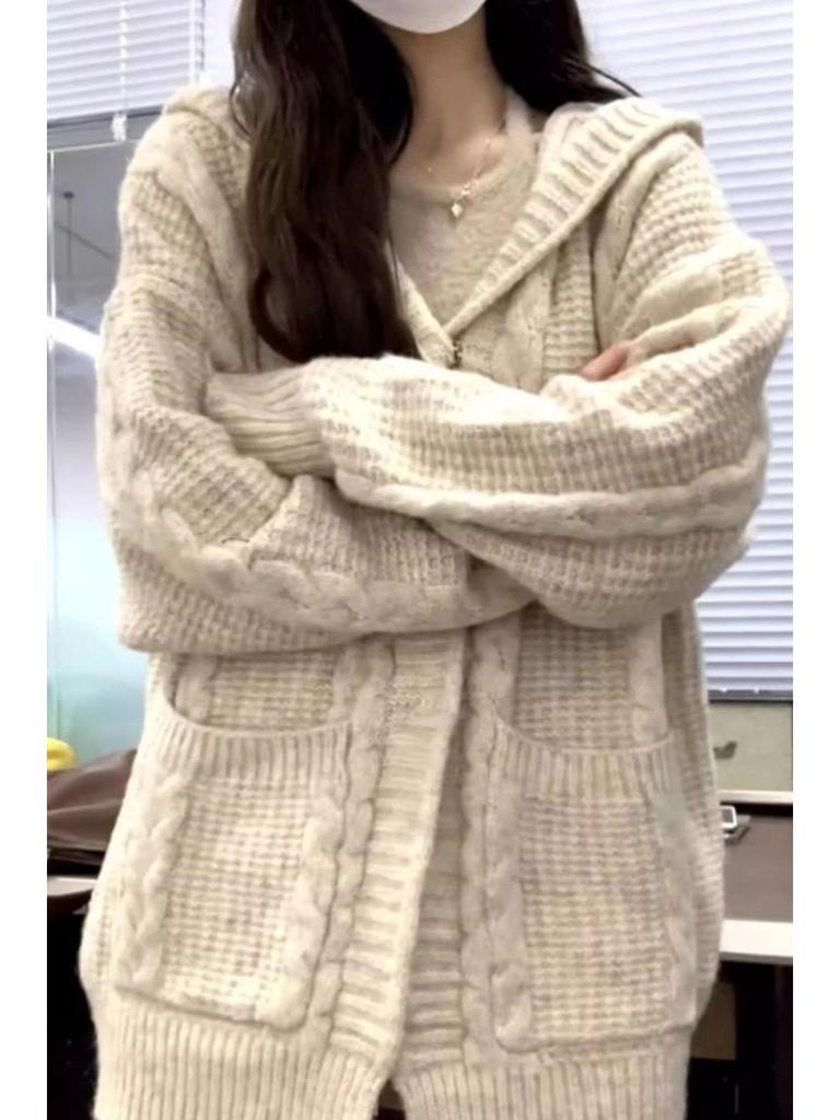 Damen Kapuzen Strickjacke mit dickem Zopfmuster - Herbst/Winter Stil