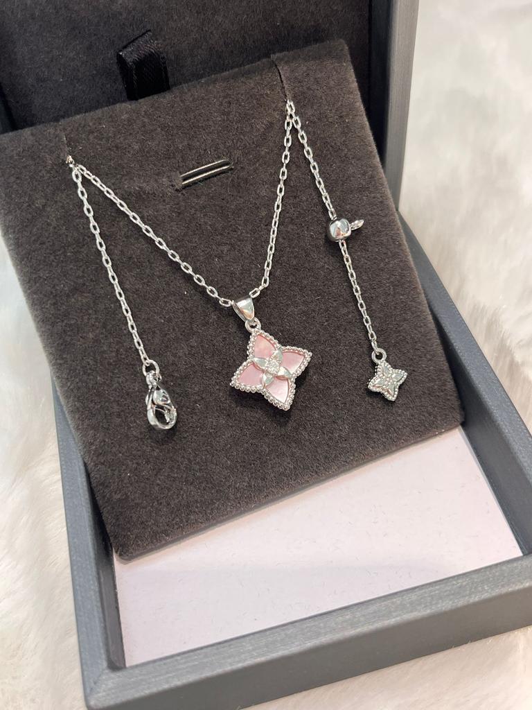 Light Luxury Powder Shell Purple Chalcedony Laser Four-Leaf Clover Five-Flower Bracelet Retro Court Style Sweet Temperament Necklace