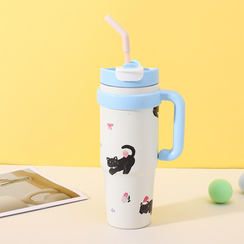

High-value Big Mac thermos cup for girls, large-capacity ice cup with handle, office straw cold water cup 1000ml озеро синього кольору