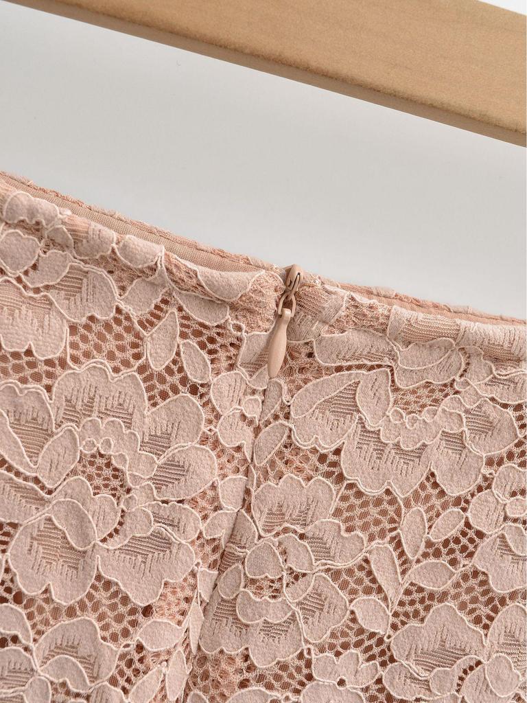 Light Luxury Nude Pink Lace High-Waisted Midi Pencil Skirt for Women – Flirty, Alluring, Figure-Hugging Autumn/Winter Style