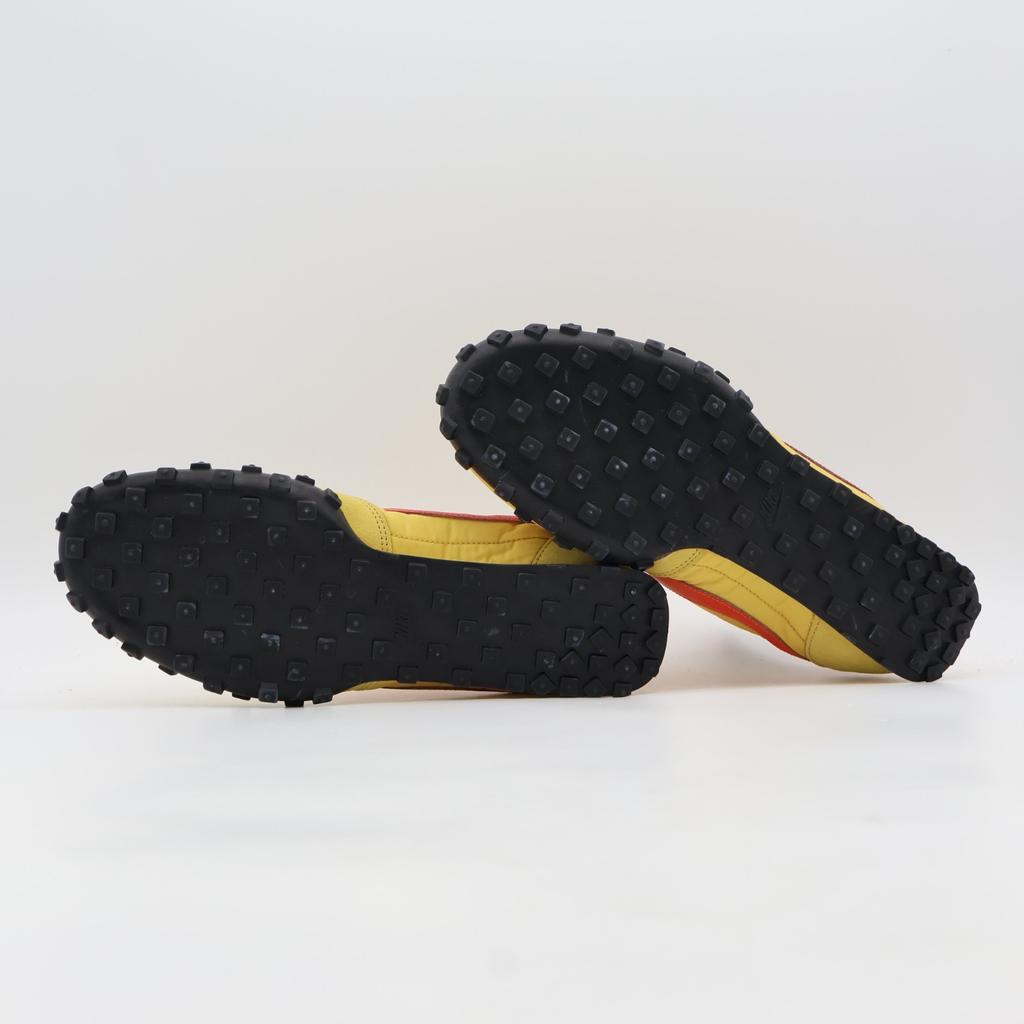 IM8658-701 Nike Waffle Racer WHEAT GOLD/PICANTE RED-BEACH-BLACK (Men's)
