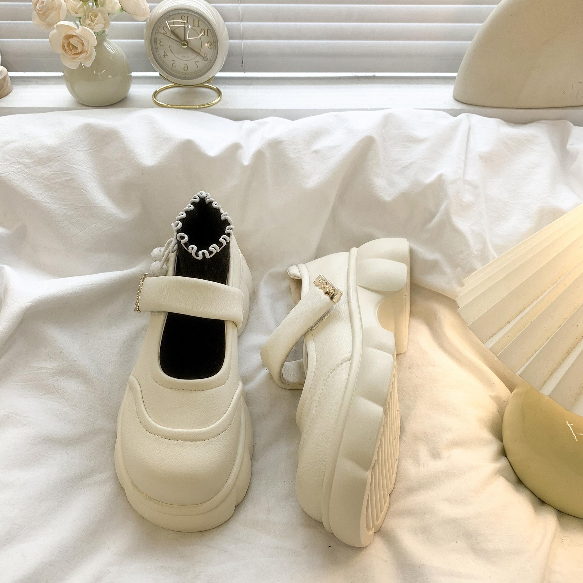 

Белые туфли Мэри Джейн на толстой подошве с липучкой, женские, лето 2025, новые французские туфли JK muffin single на толстом каблуке 35 бежевый